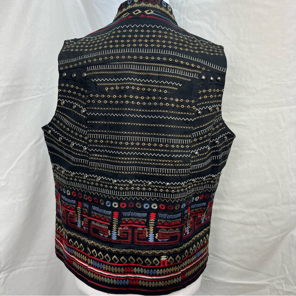 Chico’s embroidered boho style vest with snap-up 
front. - Picture 4 of 10